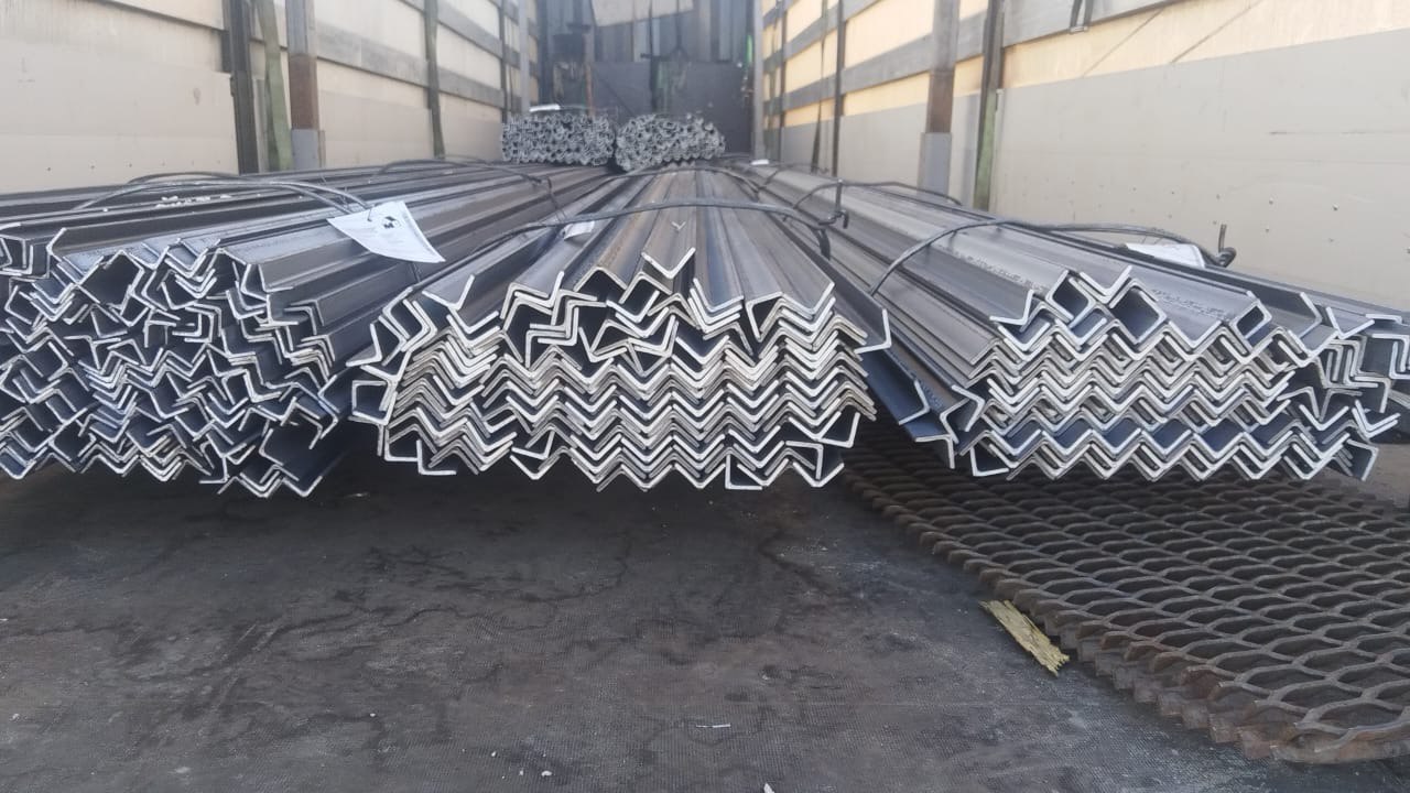 Уголок металлический